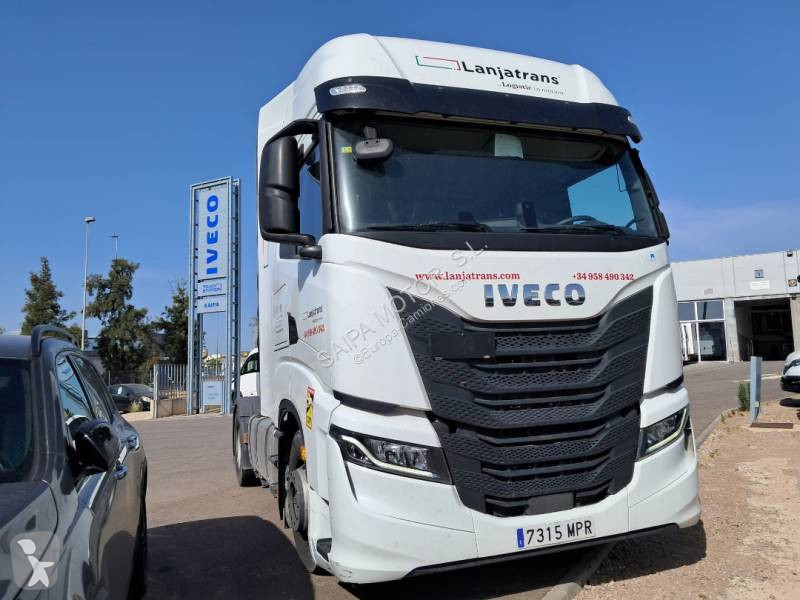 Traktor Iveco 490