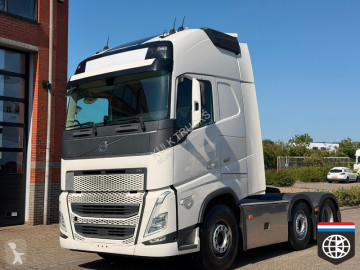 جرار Volvo