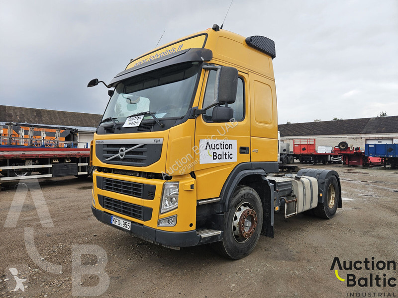 Cap tractor Volvo