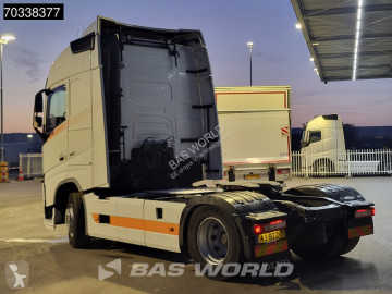 جرار Volvo