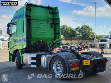 Влекач Iveco