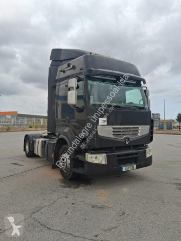 Влекач Renault