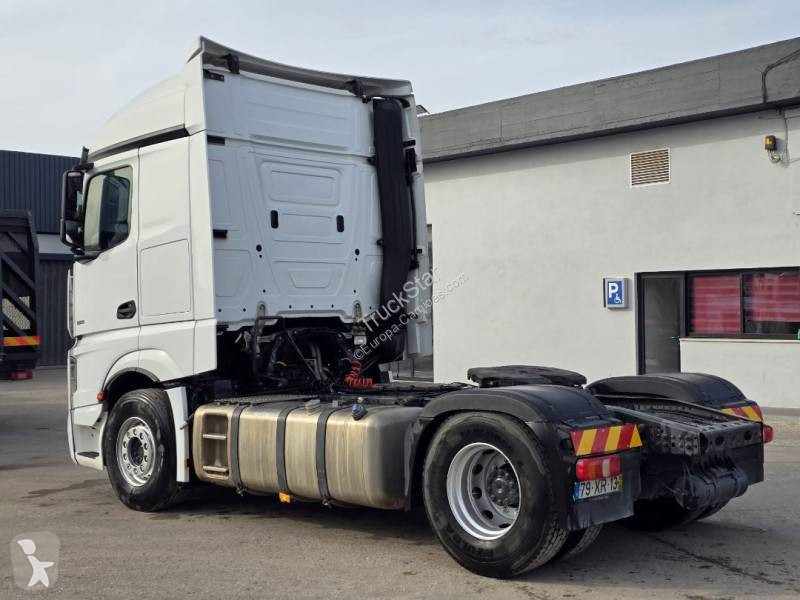 Mercedes 1851 tractor unit