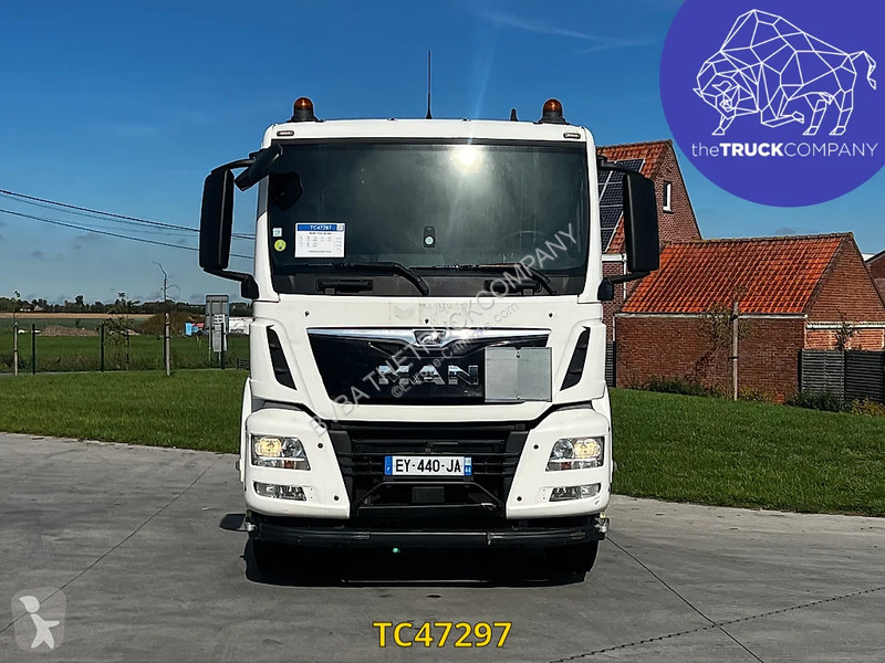 MAN 18.460 tractor unit