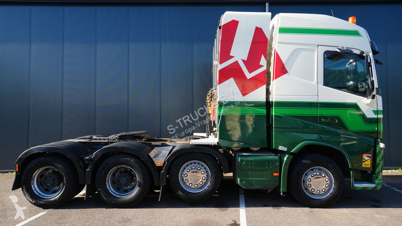 Tahač Volvo 8x4 130T Tractor unit
