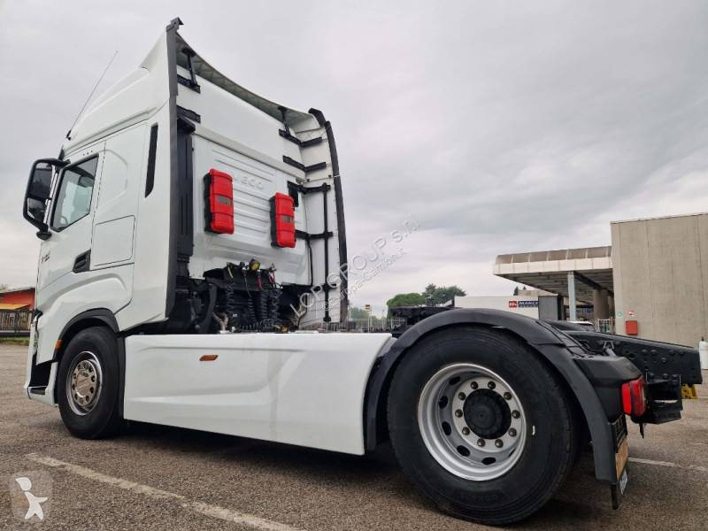 Iveco 530 tractor unit