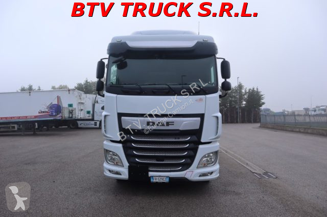 DAF XF tractor unit