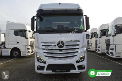 Mercedes tractor unit