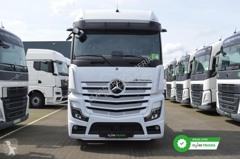Mercedes 5 1845 BigSpace MirrorCam tractor unit