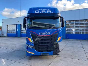 Tracteur produits dangereux / adr Iveco