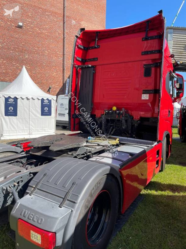 Iveco 490 tractor unit