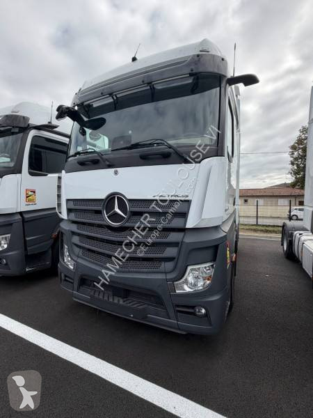 Mercedes 1845 tractor unit