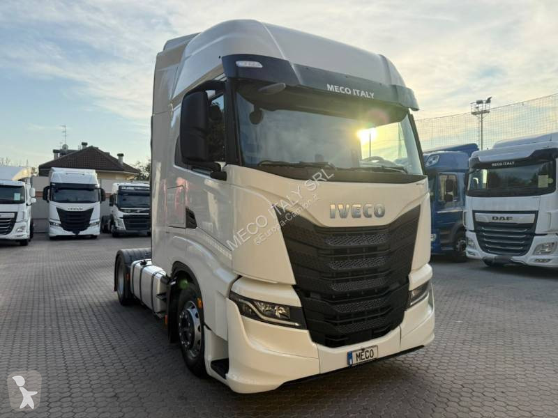 Iveco 490 tractor unit