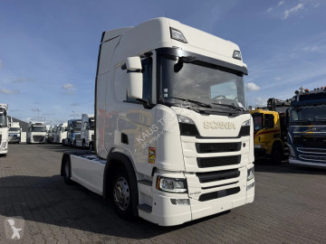 Влекач Scania