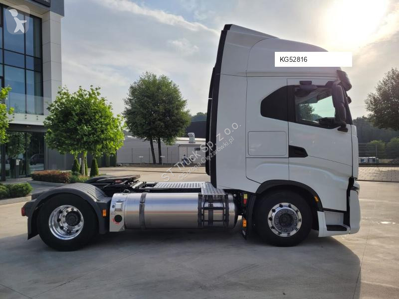 Iveco 460 tractor unit