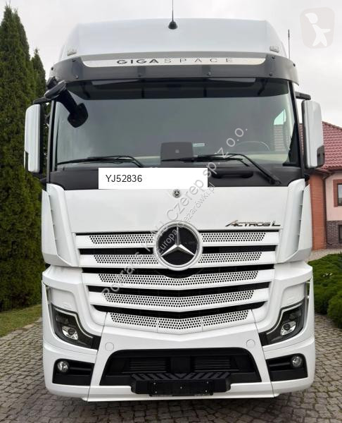 Mercedes 1848 tractor unit