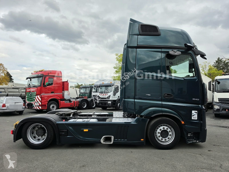Mercedes 5 1843 GigaSpace LL...