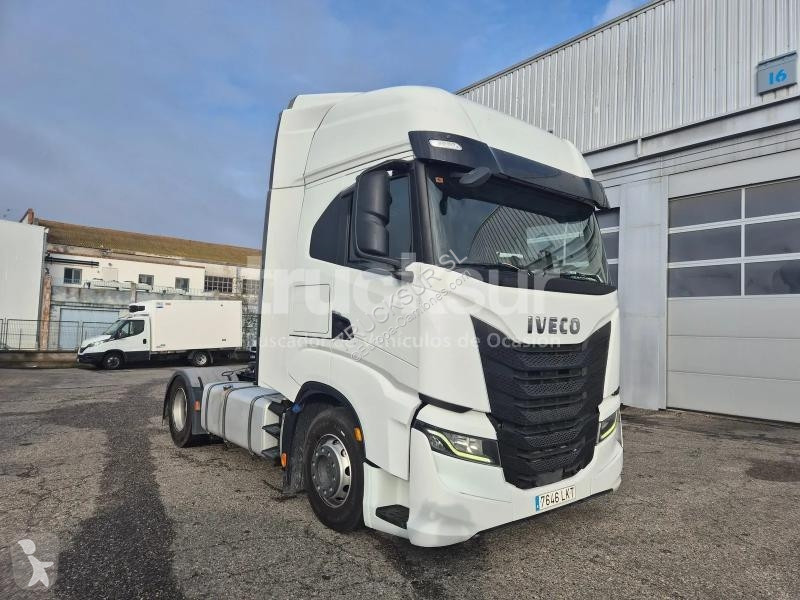 Iveco AS440S46T/P tractor unit