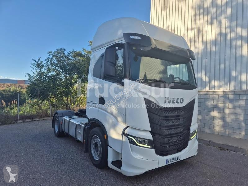 Iveco AS440S49T/P tractor unit