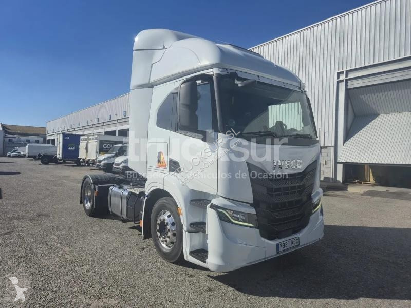 Iveco AT440S46T/P tractor unit