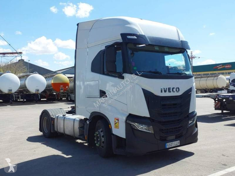 Iveco 460 tractor unit
