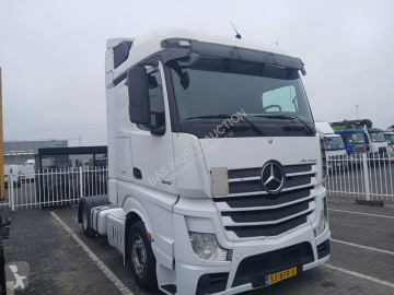 Mercedes tractor unit