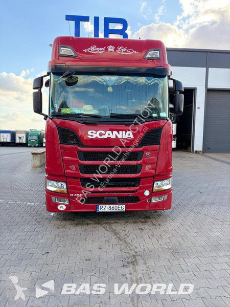 Scania R tractor unit