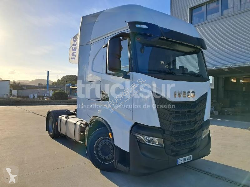 Iveco AS440S49T/P tractor unit