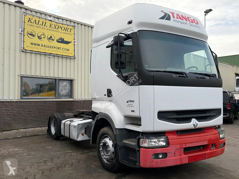 Renault 400 Tractor - Manual Gearbox - Sleeping...