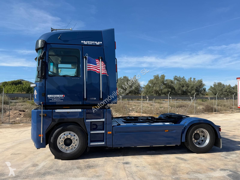Renault M tractor unit