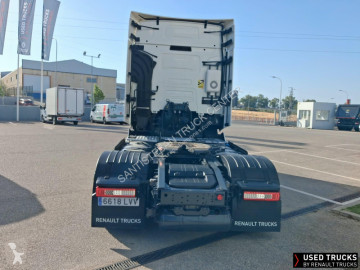Traktor Renault T-High