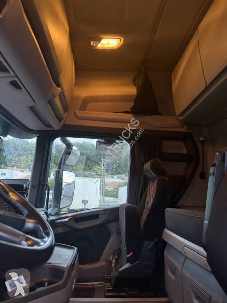 Tahač Scania 460