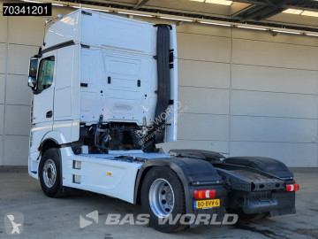 Mercedes tractor unit