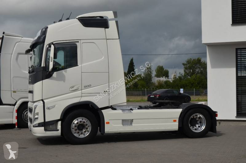 Nyergesvontató Volvo 500 Globetrotter