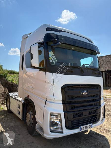 Traktor Ford 500