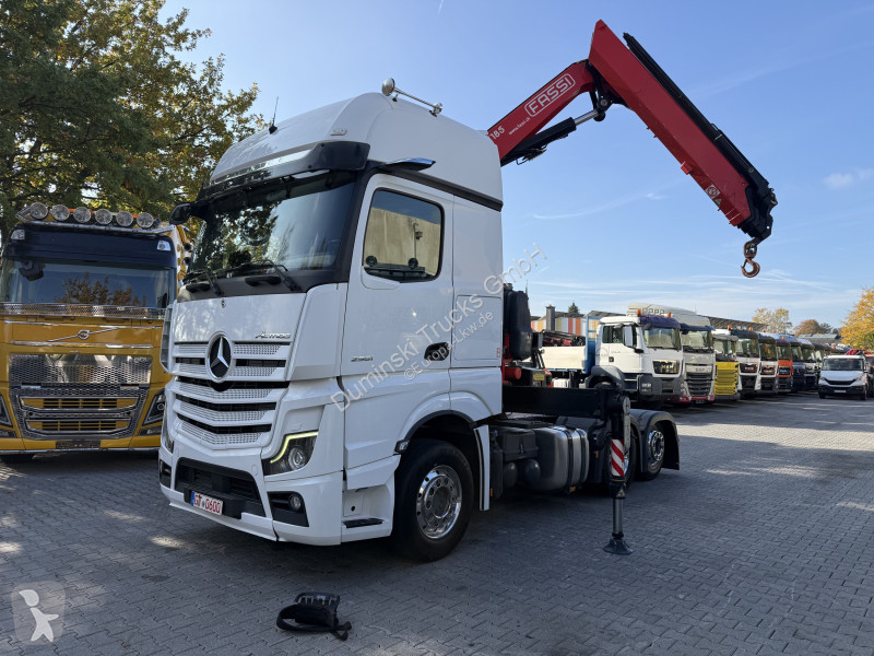 Nyergesvontató Mercedes MP5 2551 6X2 Kran Fassi...