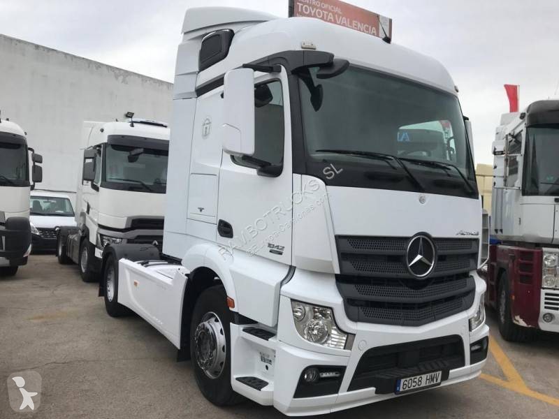 Traktor Mercedes