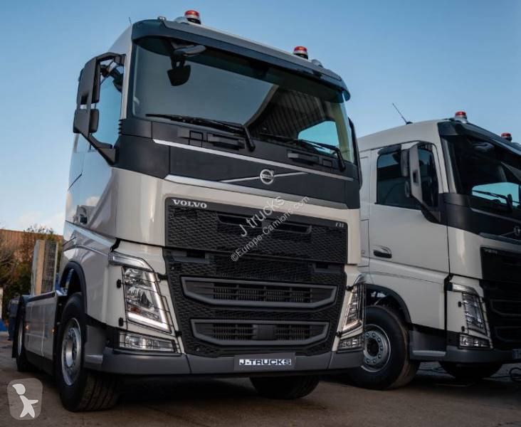 جرار Volvo