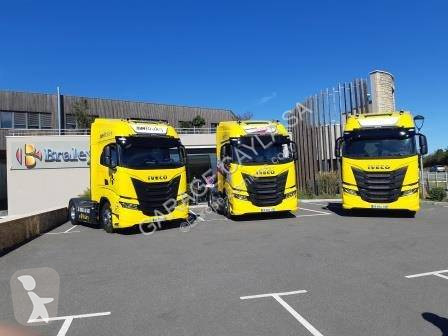 Tahač Iveco