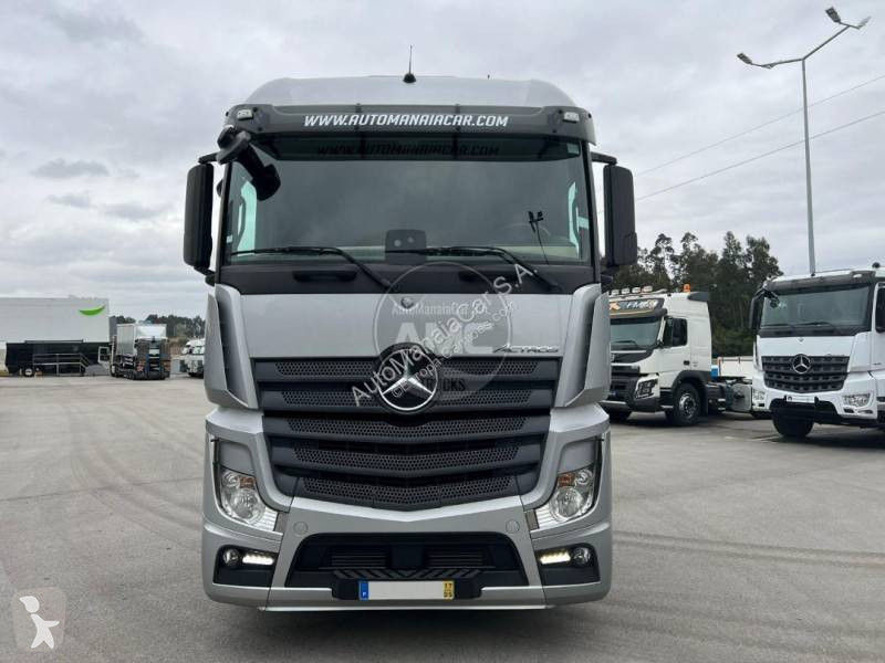 Traktor Mercedes