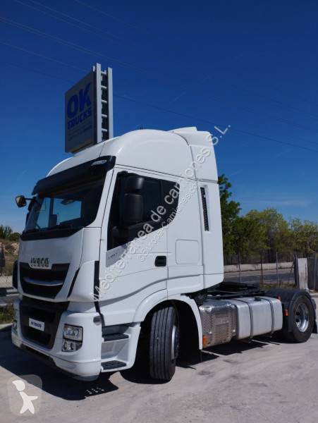 Tahač Iveco