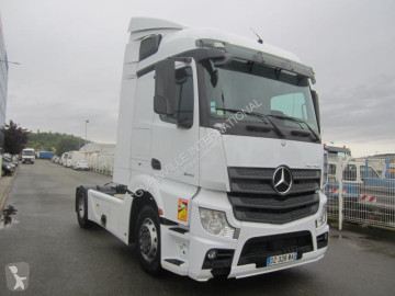 Traktor Mercedes