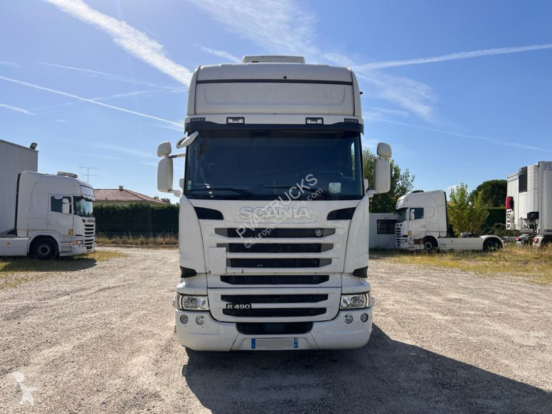 Tahač Scania 490