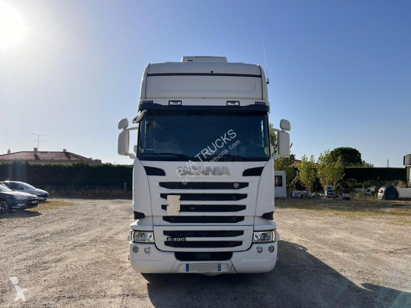 Tahač Scania 490
