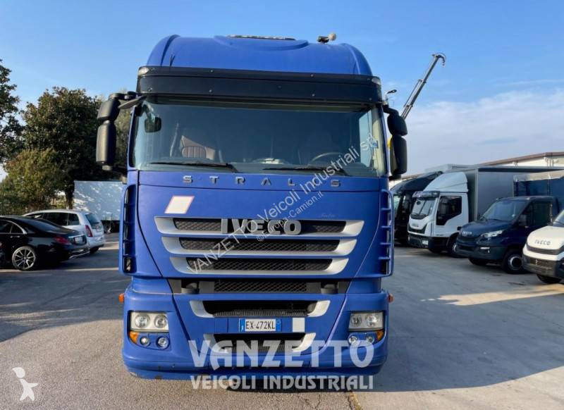 Traktor Iveco