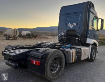 Cabeza tractora Mercedes