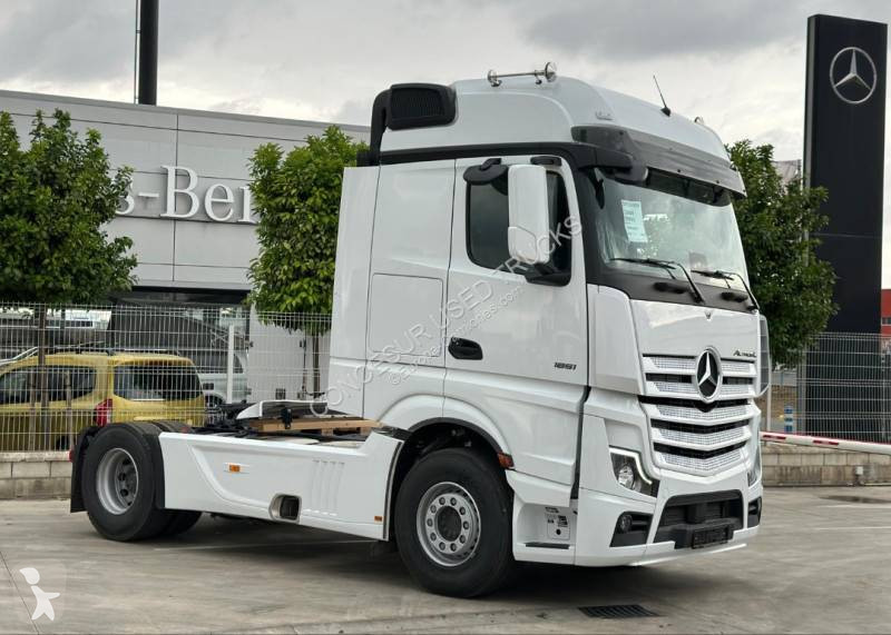 Traktor Mercedes