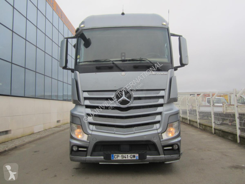 Traktor Mercedes 1845