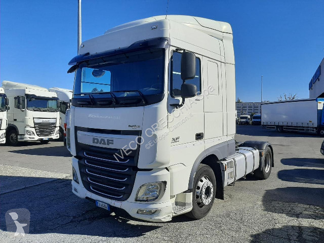 Traktor DAF XF460