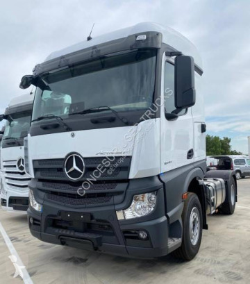 Tracteur Mercedes neuf